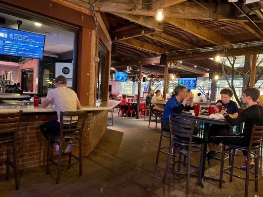Gentle Ben's by null
