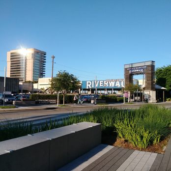 Riverwalk Outlets - Shopping Centers Near Me - New Orleans, Louisiana Riverwalk Outlets - Shopping Centers Near Me - New Orleans, Louisiana