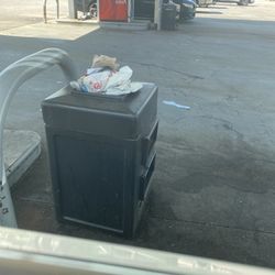 Market Drive Citgo - Full trash can