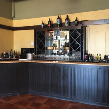 Miramonte Winery - Bar in the winery - Wineries Near Me - Temecula, California Miramonte Winery - Bar in the winery - Wineries Near Me - Temecula, California