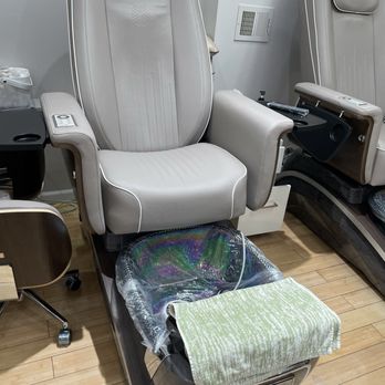 TS Oasis - Spa chair. New and clean! - Nail Technicians Near Me - Chicago, Illinois TS Oasis - Spa chair. New and clean! - Nail Technicians Near Me - Chicago, Illinois