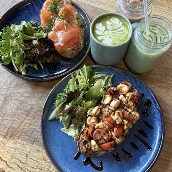 Soul Grind Coffee Roasters - California Bruschetta, Smoked Salmon Toast, Matcha Latte, Iced Matcha Latte, Iced Mocha - Coffee & Tea Near Me - Pacifica, California