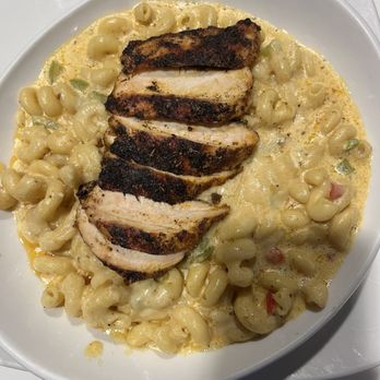 Fountainside Restaurant & Lounge - Cavatappi Pasta with Blackened Chicken Dinner - American Near Me - Pikesville, Maryland