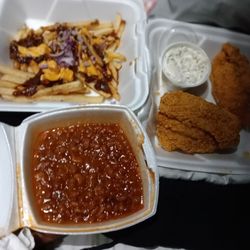 Nooner’s Diner - Absolutely delicious... Those baked beans, Those chilly cheese fries,that catfish to the homemade tarter sauce!... delicious