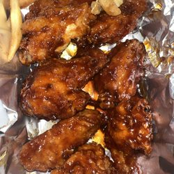 500 Park Ave Cafe - Chipotle BBQ wings