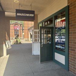 SKECHERS Factory Outlet - Exterior