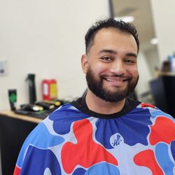T.H.E. Barbershop - Low fade, beard blend & straight razor work