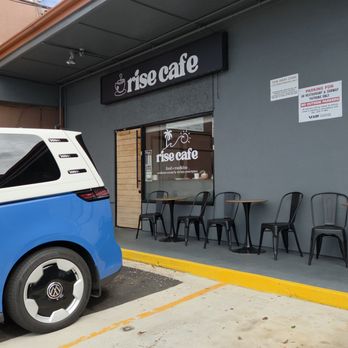 Rise Cafe - Outside - Coffee & Tea Near Me - Honolulu, Hawaii