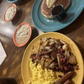 Outpost Cafe - Frank's Gunslinger Hash Buttermilk Flapjacks (2) Biscuits & Gravy - American Near Me - Oak Hills, California Outpost Cafe - Frank's Gunslinger Hash Buttermilk Flapjacks (2) Biscuits & Gravy - American Near Me - Oak Hills, California