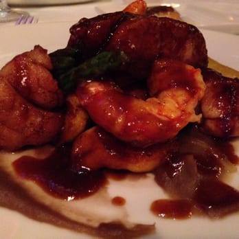 Le Saint-Amour - Sweetbread with prawns - French Near Me - Old Quebec, Quebec Le Saint-Amour - Sweetbread with prawns - French Near Me - Old Quebec, Quebec
