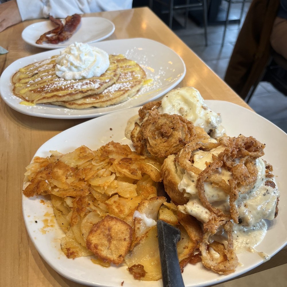 Sunshine Breakfast Bar - Country benedict and lemon ricotta pancakes - Breakfast & Brunch Near Me - Phoenix, Arizona Sunshine Breakfast Bar - Country benedict and lemon ricotta pancakes - Breakfast & Brunch Near Me - Phoenix, Arizona