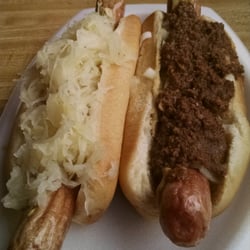 Red Tower II - Good solid dogs here....i wish they heated the kraut though.