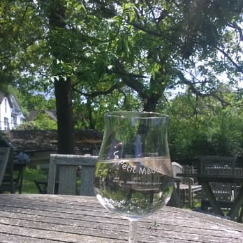 Weinhaus Gut Sülz - Erfrischung nach der Wanderung - Wine Bars Near Me - Königswinter, NW Weinhaus Gut Sülz - Erfrischung nach der Wanderung - Wine Bars Near Me - Königswinter, NW