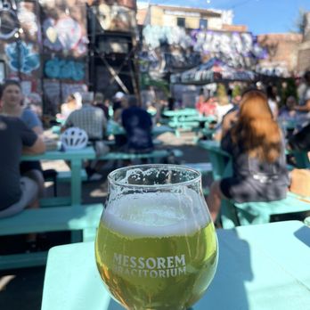Messorem Bracitorium - Corpse lite 4% - Breweries Near Me - Montreal, Quebec Messorem Bracitorium - Corpse lite 4% - Breweries Near Me - Montreal, Quebec