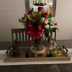 MC Designz Floral Arrangements - Beautiful flower arrangement!