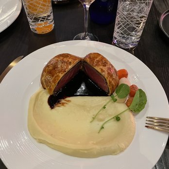 Hell's Kitchen - Beef Wellington - Cocktail Bars Near Me - Funner, California