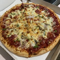 Toarmina's Pizza - Deluxe pizza
