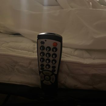 Holiday Inn Overland Park-Conv Ctr - Mattress compared to the size of the remote. - Hotels Near Me - Leawood, Kansas Holiday Inn Overland Park-Conv Ctr - Mattress compared to the size of the remote. - Hotels Near Me - Leawood, Kansas