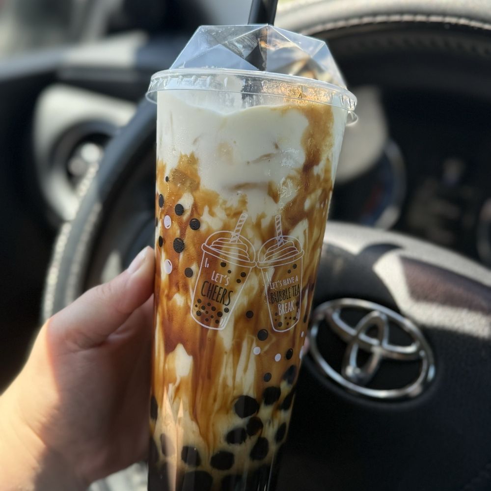 Devil & Angel Desserts - S4. Strawberry Cookies N' Cream Smoothie - Ice Cream & Frozen Yogurt Near Me - Walnut Creek, California Devil & Angel Desserts - S4. Strawberry Cookies N' Cream Smoothie - Ice Cream & Frozen Yogurt Near Me - Walnut Creek, California