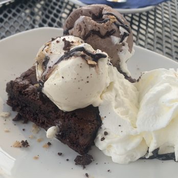 Severn Inn - Brownie sundae - Seafood Near Me - Annapolis, Maryland