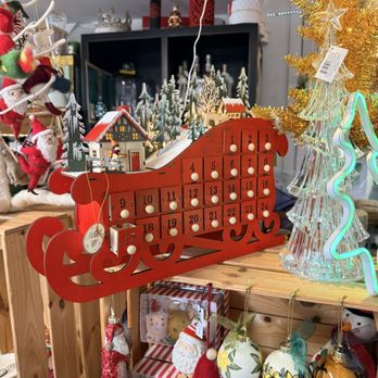 Red Pineapple - Gift Shops Near Me - Honolulu, Hawaii Red Pineapple - Gift Shops Near Me - Honolulu, Hawaii