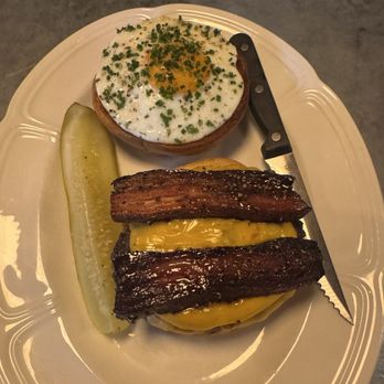 Au Cheval - Single Cheeseburger w/bacon and egg - Bars Near Me - Chicago, Illinois
