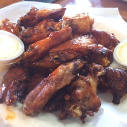 Canyon Pizza and Grill - They serve wings, too
