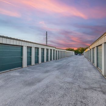 Convenient Self Storage - Big or small, we store it all! Choose the right storage unit size to fit your belongs and your budget. Reserve your unit or parking spot now - Self Storage Near Me - Fort Worth, Texas Convenient Self Storage - Big or small, we store it all! Choose the right storage unit size to fit your belongs and your budget. Reserve your unit or parking spot now - Self Storage Near Me - Fort Worth, Texas