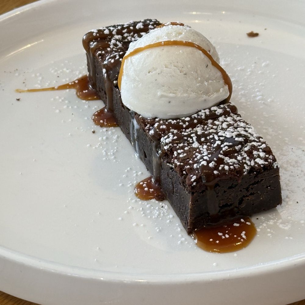 600 Kitchen & Bar - Brownie dessert - American Near Me - Kalamazoo, Michigan