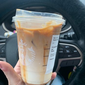 Starbucks - GRANDE ICED CARAMEL MACCHIATO W BLONDE ESPRESSO - Coffee & Tea Near Me - Ooltewah, Tennessee Starbucks - GRANDE ICED CARAMEL MACCHIATO W BLONDE ESPRESSO - Coffee & Tea Near Me - Ooltewah, Tennessee