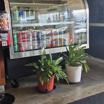 Bims Laundry Cafe - Dry Cleaning Near Me - Everett, Washington