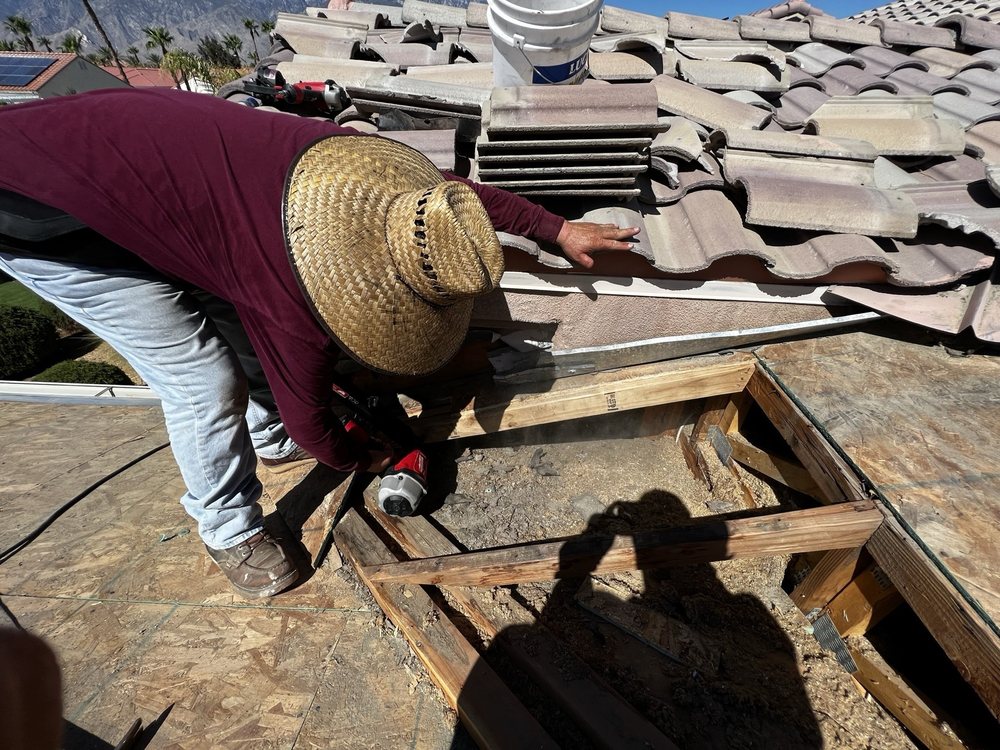 Slide of Manuel Tovar