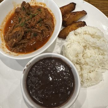 Padrino's Cuban Restaurant - Ropa Vieja - Cuban Near Me - Plantation, Florida