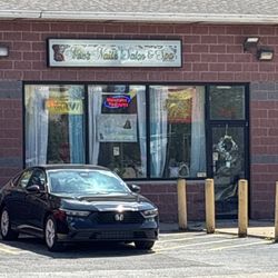 Nez's Nailz Salon & Spa Boutique - Entrance