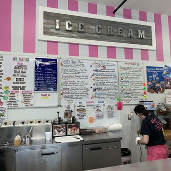 Country Creamery - a woman standing in front of the counter - Ice Cream & Frozen Yogurt Near Me - Oxford, Connecticut