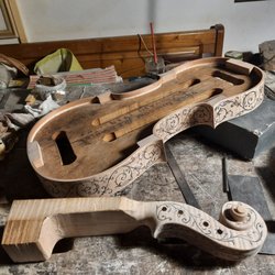 Jamie Lazzara Liutaio - Work making this inlaid viola.