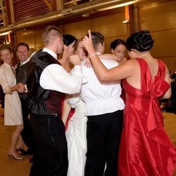 Tacoma DJ Service - Dancing! - DJs Near Me - Puyallup, Washington Tacoma DJ Service - Dancing! - DJs Near Me - Puyallup, Washington