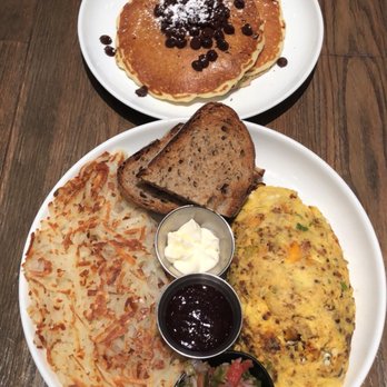 Cupitol Coffee & Eatery - Coffee & Tea Near Me - Evanston, Illinois