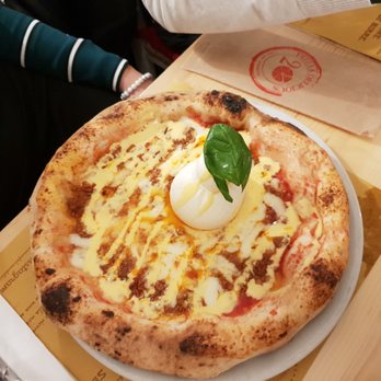 20 Pizza & Delicious - Pizza con burrata e ragù - Pizza Near Me - Cava de' Tirreni, SA