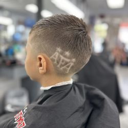 NYC All Starz Barbershop - Buenos corte