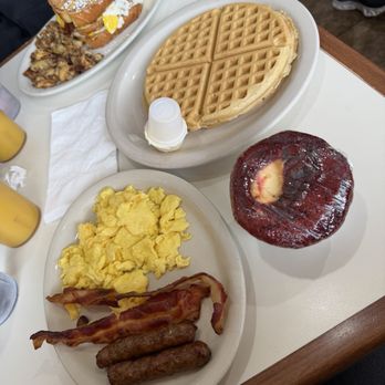 Julie's Diner - Single waffle with scrambled eggs, bacon, and sausage links - Diners Near Me - North Syracuse, New York Julie's Diner - Single waffle with scrambled eggs, bacon, and sausage links - Diners Near Me - North Syracuse, New York
