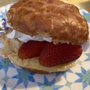 Despi Delite Bakery - Strawberry fluff donut - Donuts Near Me - Everett, Washington
