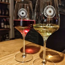 Winelounge - Wunderschön Rosé (0,2l) & Studier Weißburgunder-Chardonnay (0,1l)