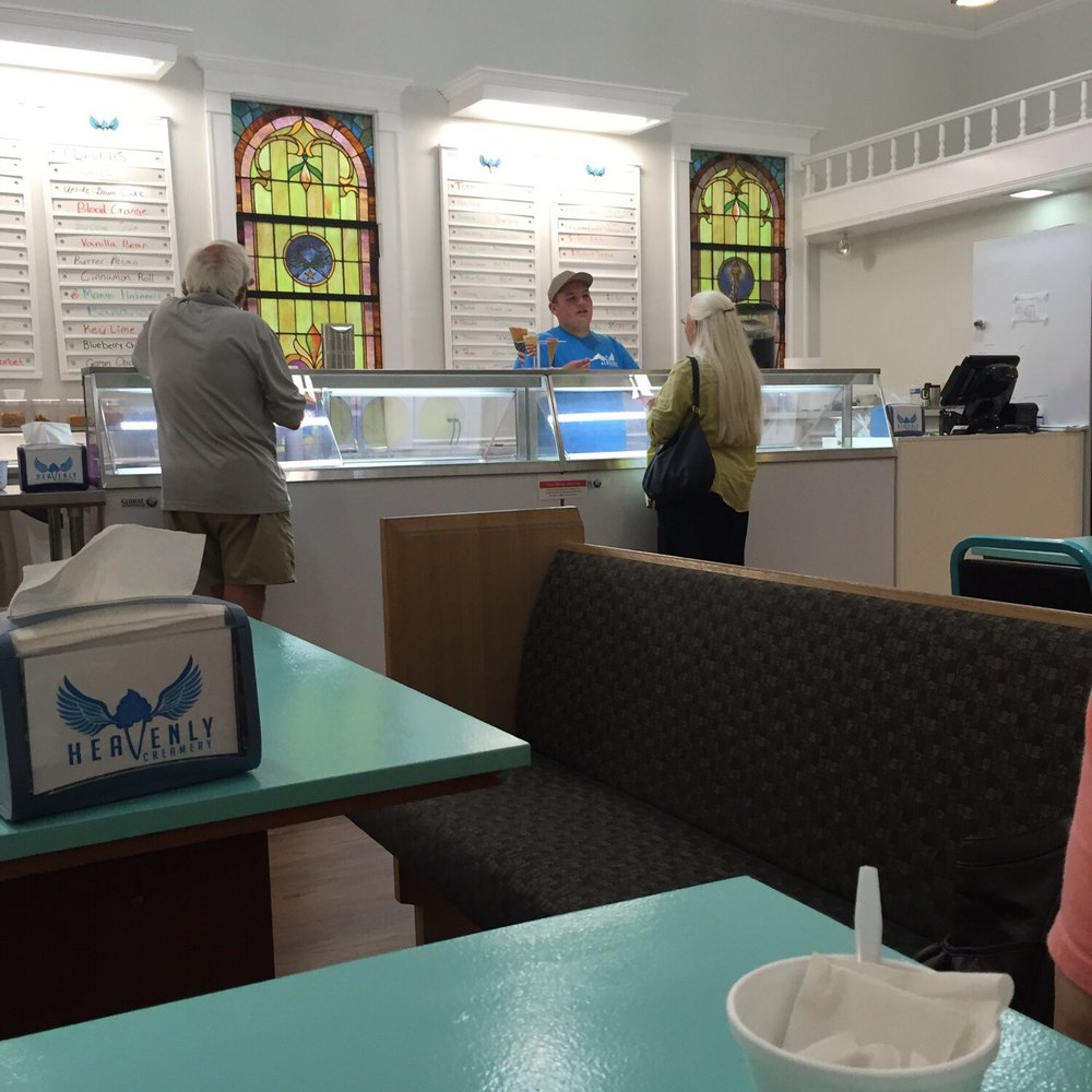 Stained Glass, Great Atmosphere, very clean! Stained Glass, Great Atmosphere, very clean!