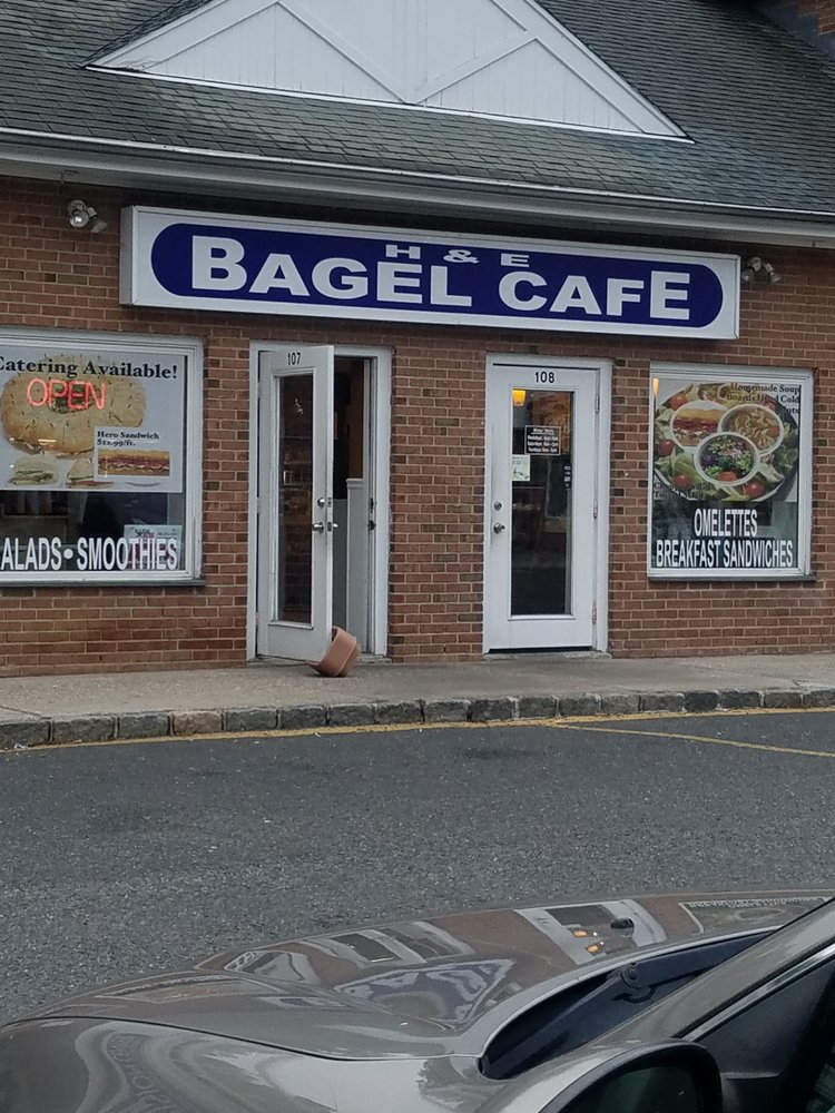 H&E BAGEL CAFE Updated September 2024 12 Reviews 225 Montauk Hwy