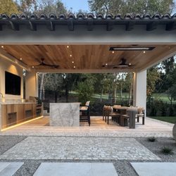 BBQ Freedom - Delta Heat - Rancho Santa Fe
Modern, bold, and dialed in for evening use. This Rancho Santa Fe kitchen features Delta Heat Equipment