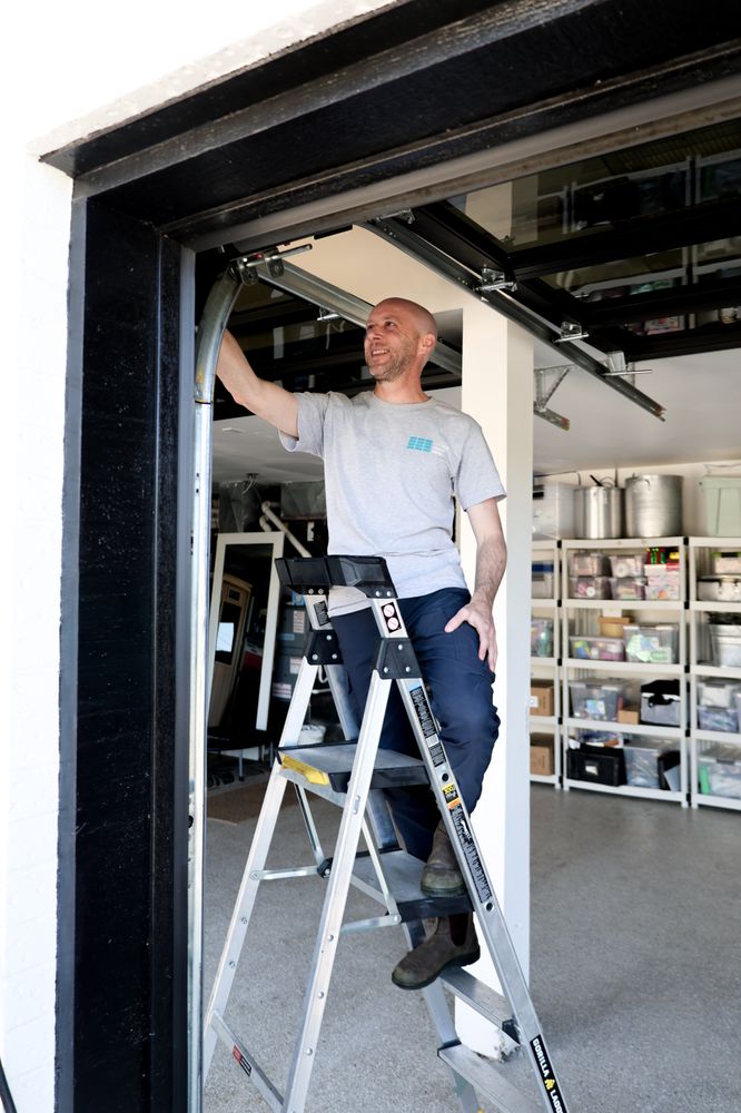 Garage Door Pros  - Garage Door Contractor in Kirkland, WA