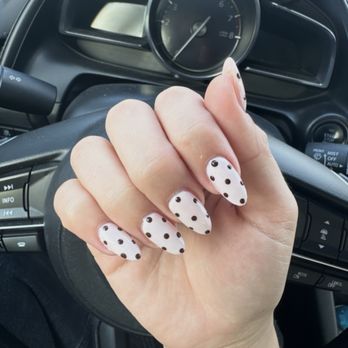 Pinkie's Nail Spa - Nail Salons Near Me - Santa Monica, California