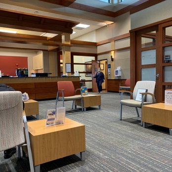 DMOS Orthopaedic Centers - West Des Moines - Lobby - Sports Medicine Near Me - West Des Moines, Iowa DMOS Orthopaedic Centers - West Des Moines - Lobby - Sports Medicine Near Me - West Des Moines, Iowa