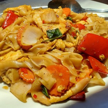 The Coconut Downtown - Drunken noodles with chicken - Thai Near Me - Reno, Nevada The Coconut Downtown - Drunken noodles with chicken - Thai Near Me - Reno, Nevada
